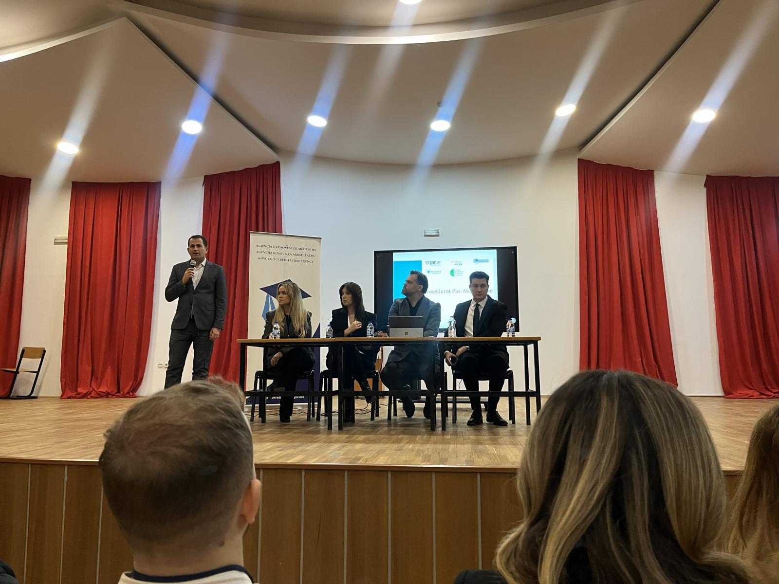 Përfaqësues të Universitetit “Fehmi Agani” në Gjakovë morën pjesë në takim informues të organizuar nga Agjencia e Kosovës për Akreditim